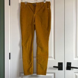 Old navy; rockstar super skinny high rise; size 10; gold; corduroy